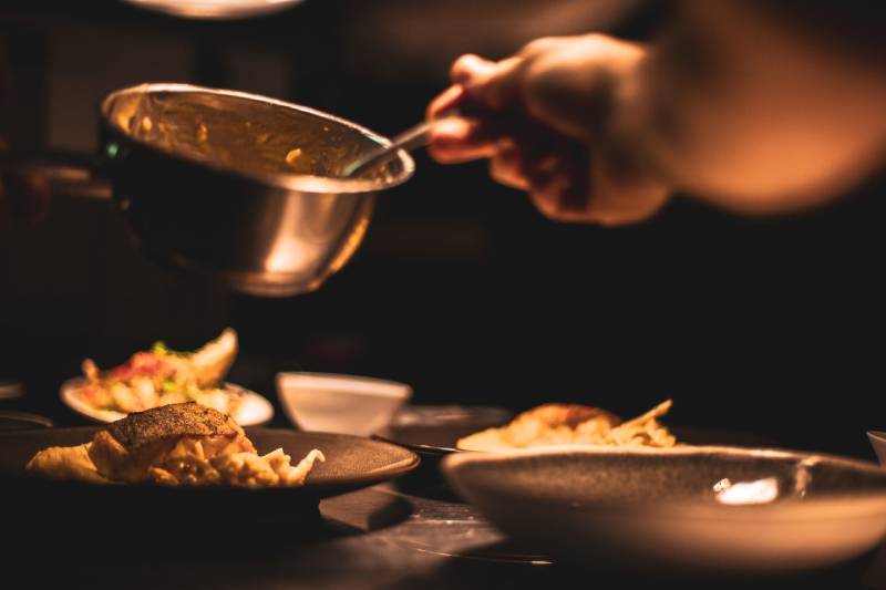 create a holiday menu